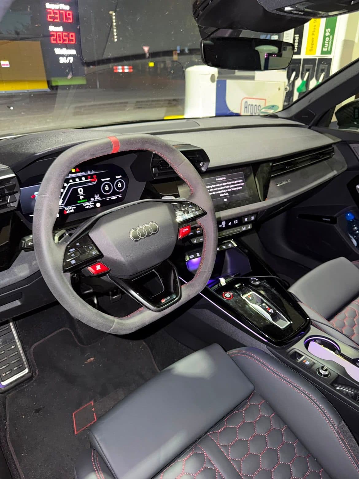 Audi RS3 Limousine 7