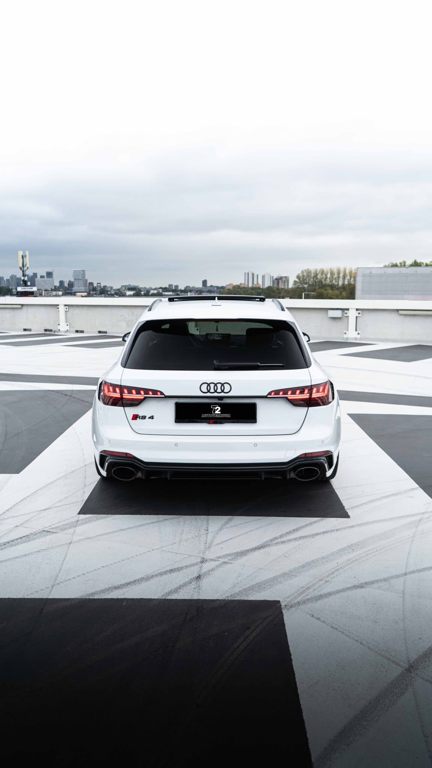 Audi RS4 Avant 7