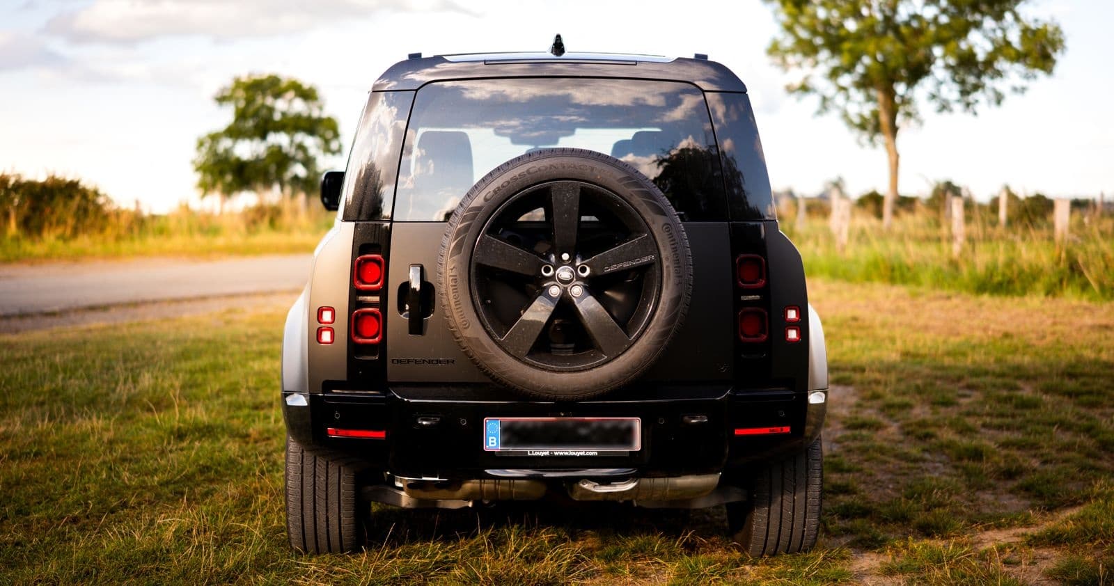 Land Rover Defender 5