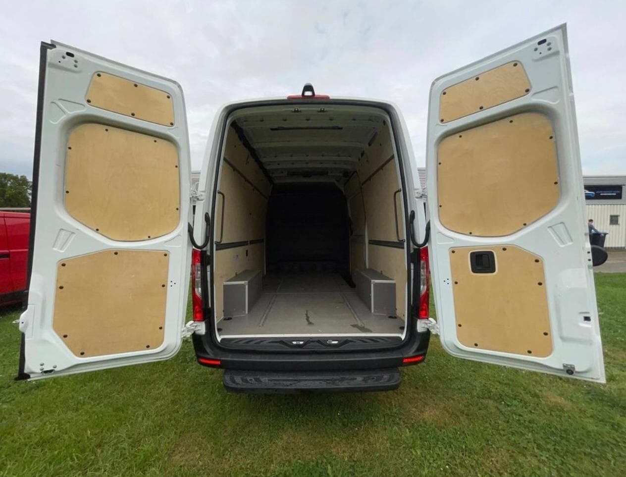 Mercedes-Benz Sprinter 4