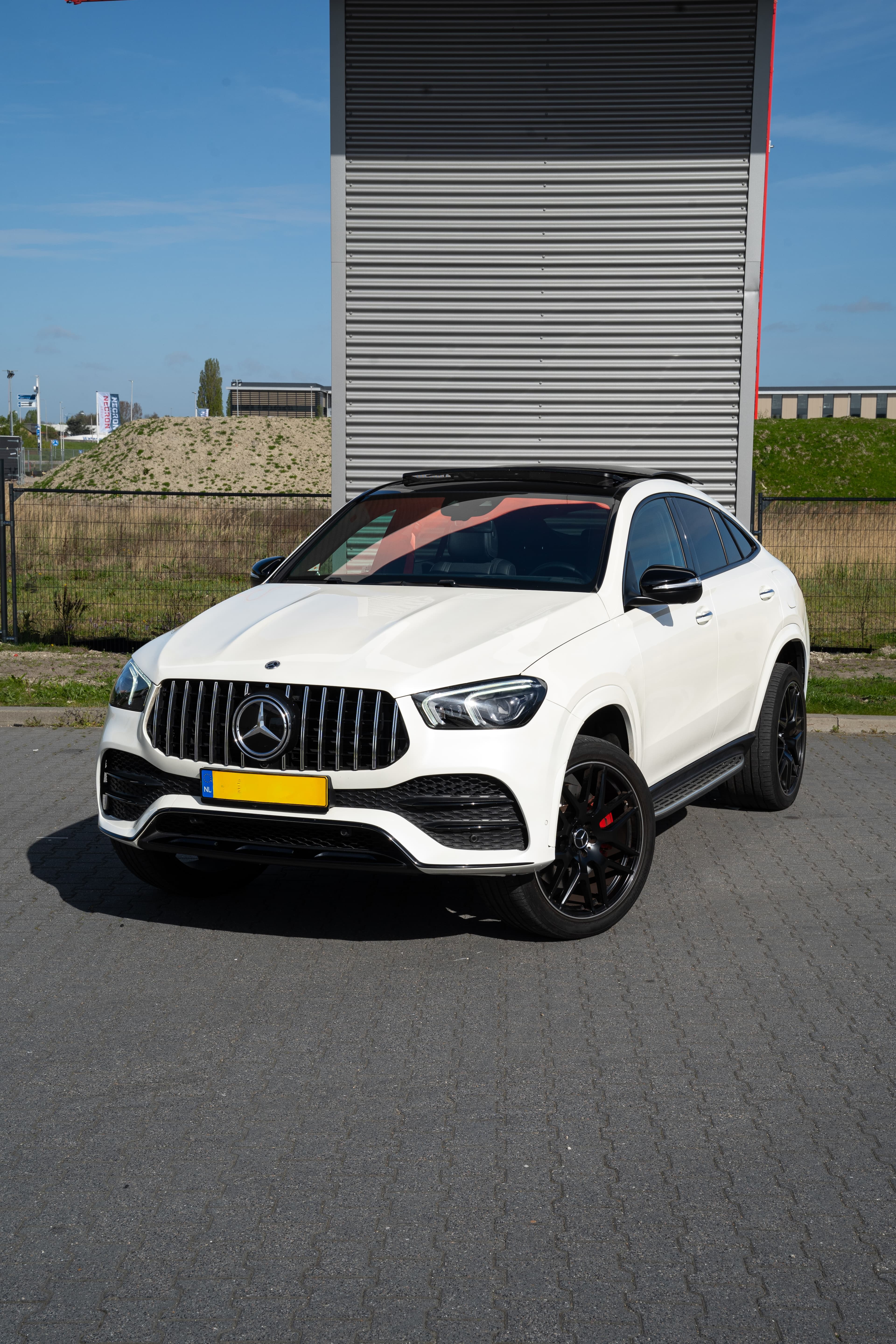 Mercedes-Benz GLE 350 AMG-Line huren Amsterdam — Carplug EU