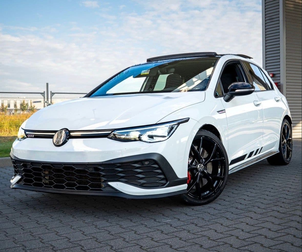 Volkswagen Golf 8 GTI Clubsport huren Amsterdam — Carplug EU