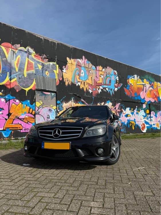 Mercedes-Benz C63 AMG 3