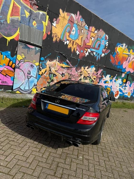 Mercedes-Benz C63 AMG 7