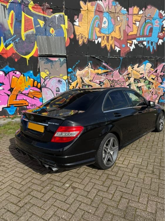Mercedes-Benz C63 AMG 8