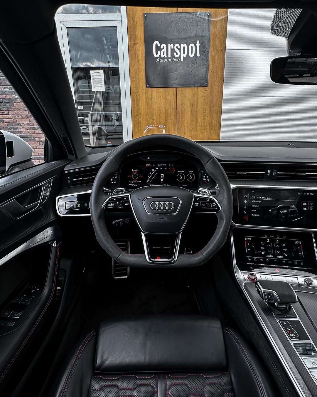 Audi RS6 C8 Avant 4