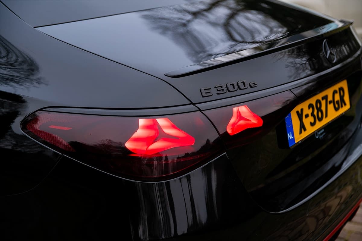 Mercedes-Benz E300e 4