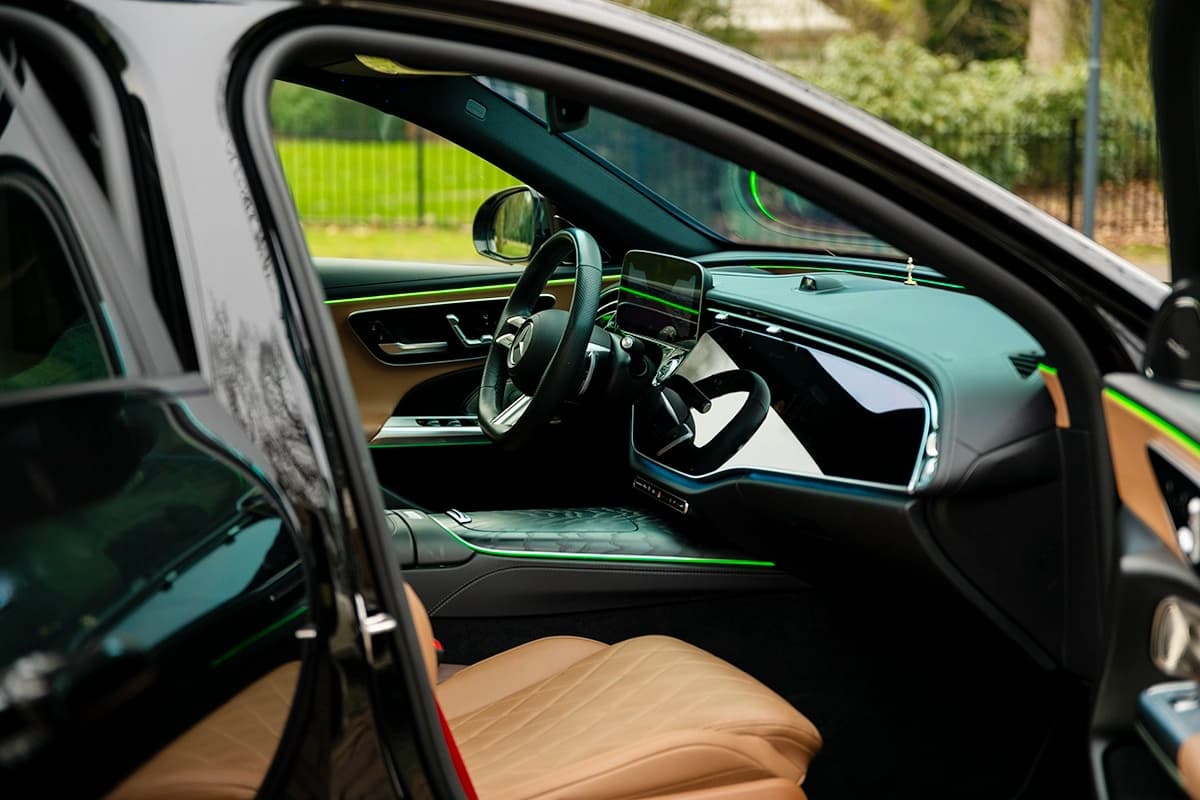 Mercedes-Benz E300e 7