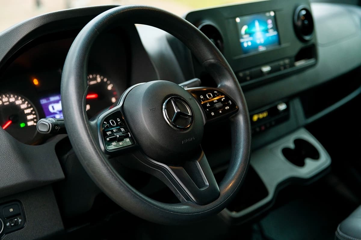 Mercedes-Benz Sprinter 4