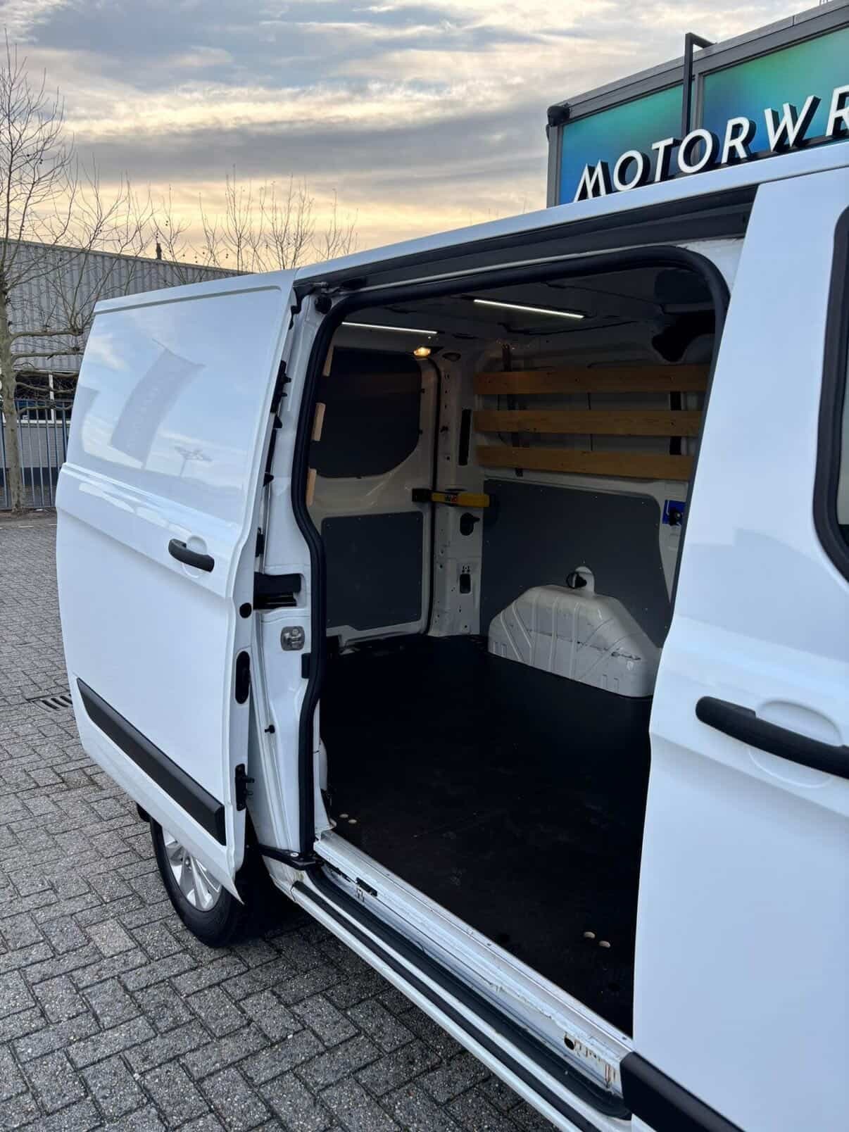 Ford Transit Custom 4