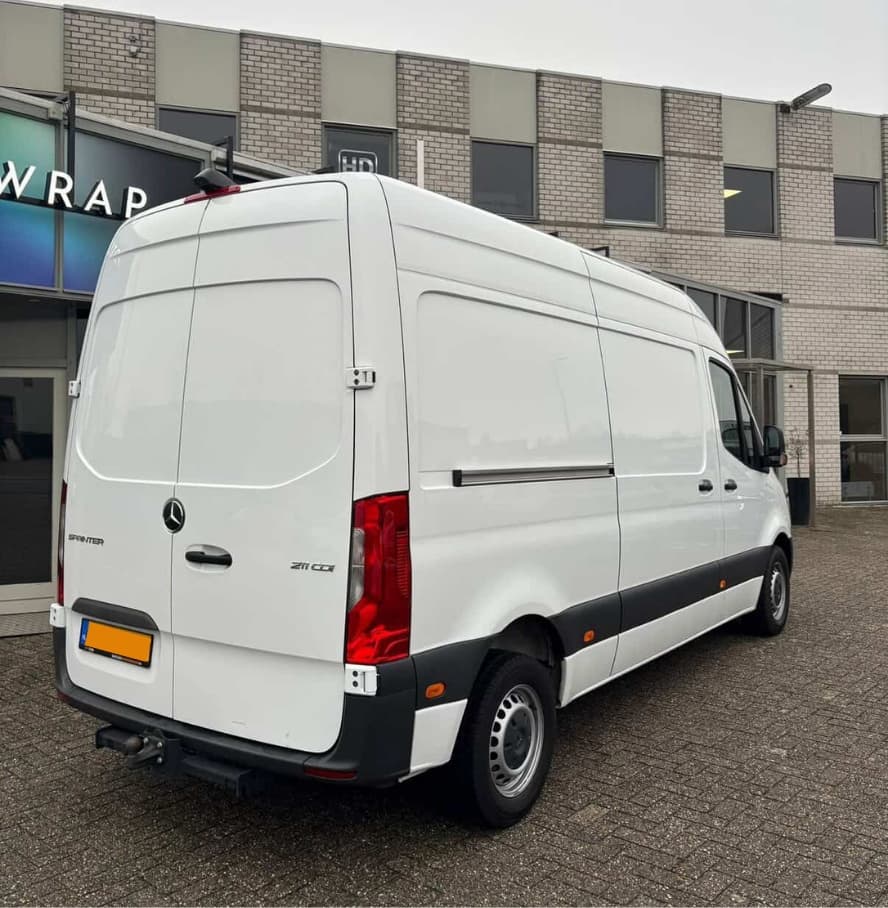 Mercedes-Benz Sprinter 2