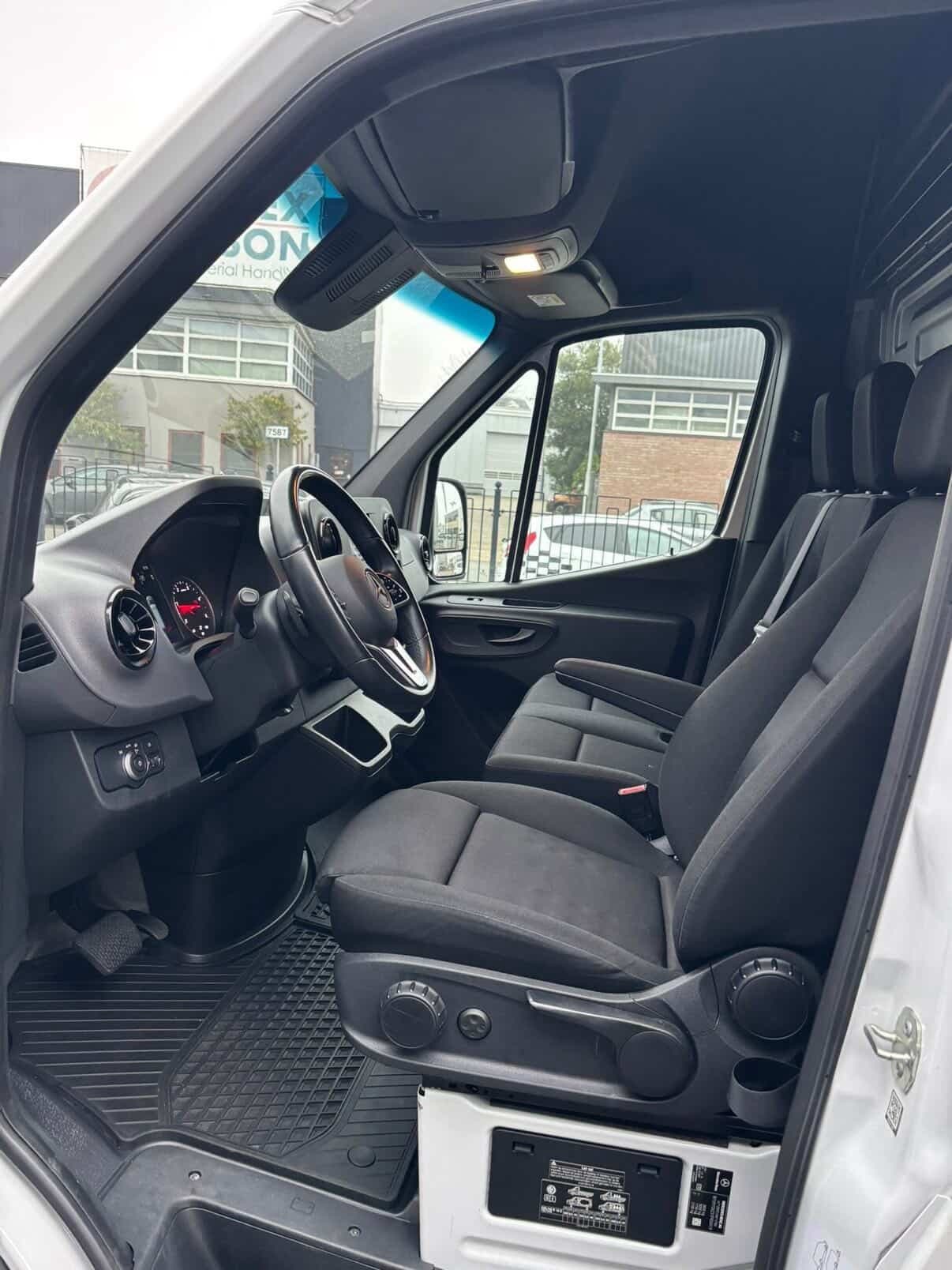 Mercedes-Benz Sprinter 5