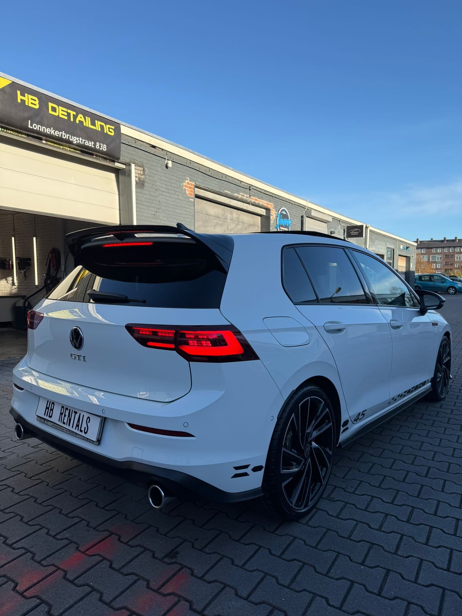 Volkswagen Golf 8 GTI 2