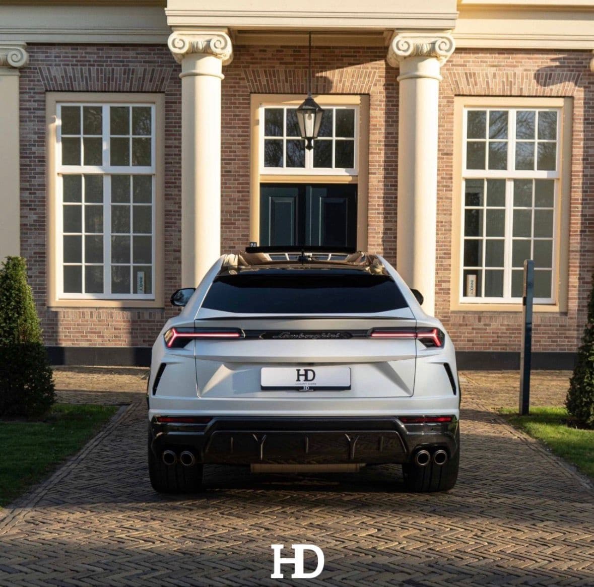 Lamborghini Urus 4