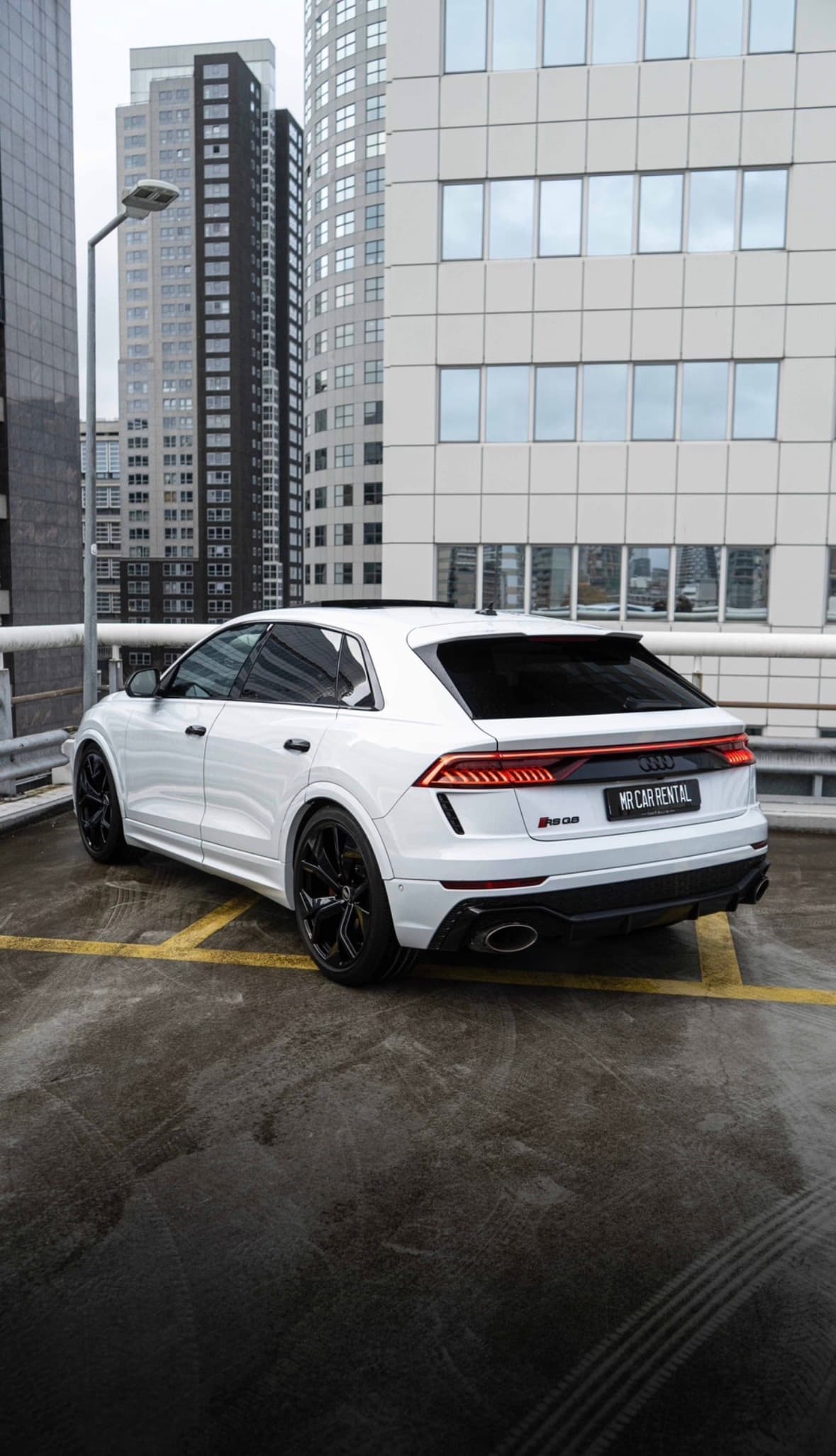 Audi RSQ8 Akrapovič 3