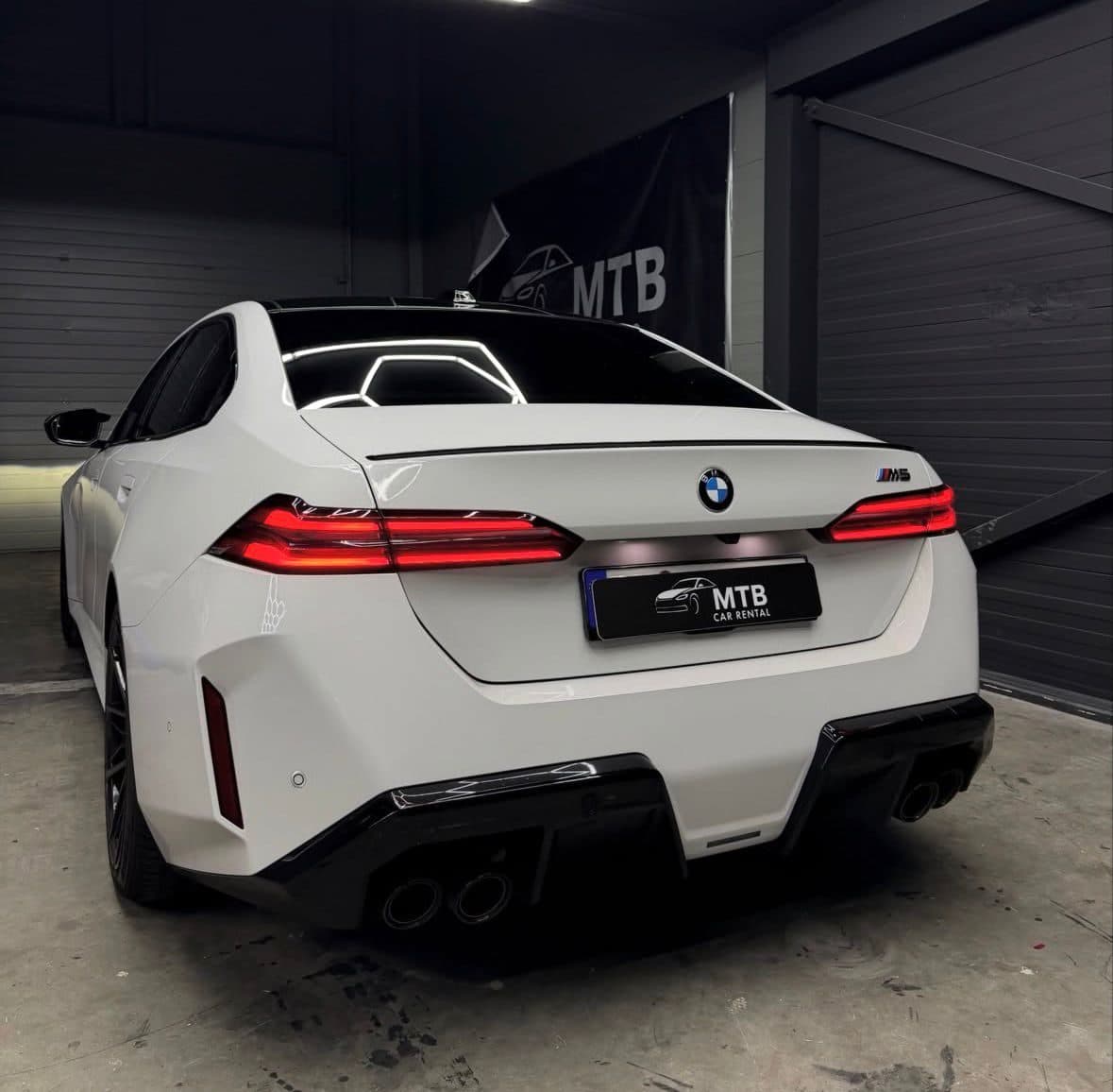 BMW M5 Competition 4