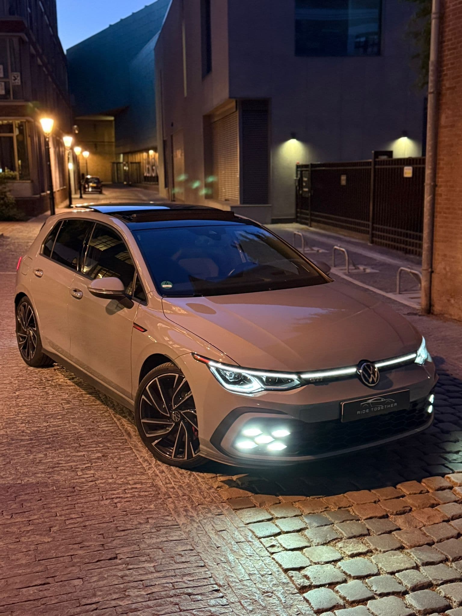 Volkswagen Golf 8 GTI 2