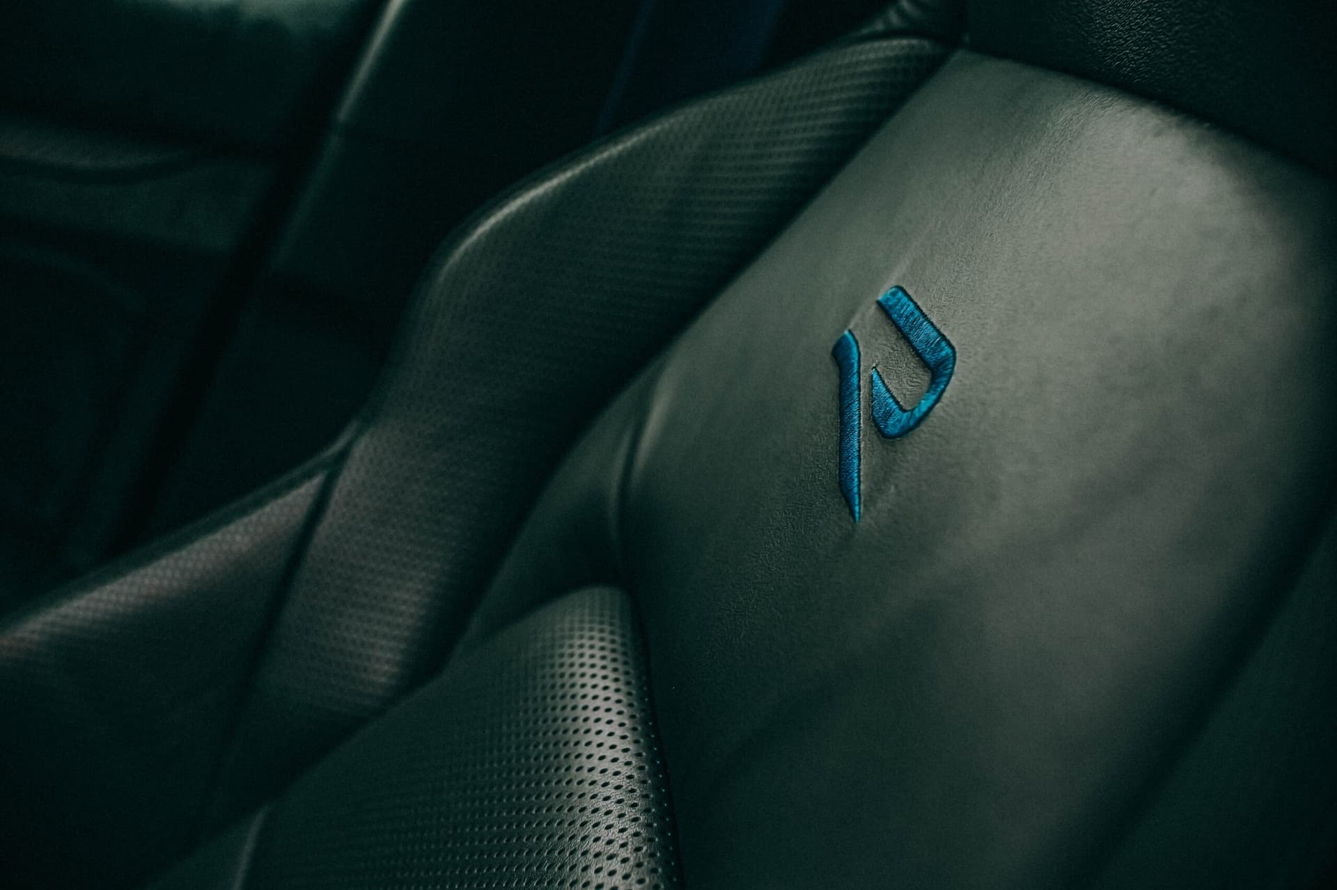 Volkswagen Golf 8 R 3