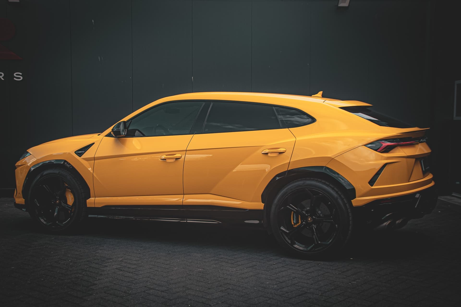 Lamborghini Urus 3