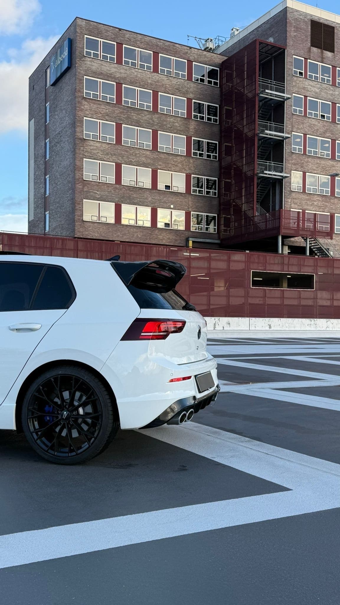 Volkswagen Golf 8.5R 3