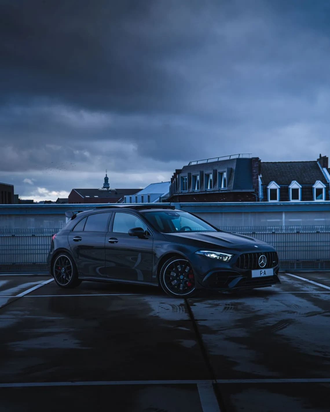Mercedes-Benz C63s AMG F1 huren Rotterdam — Veluxe Autoverhuur