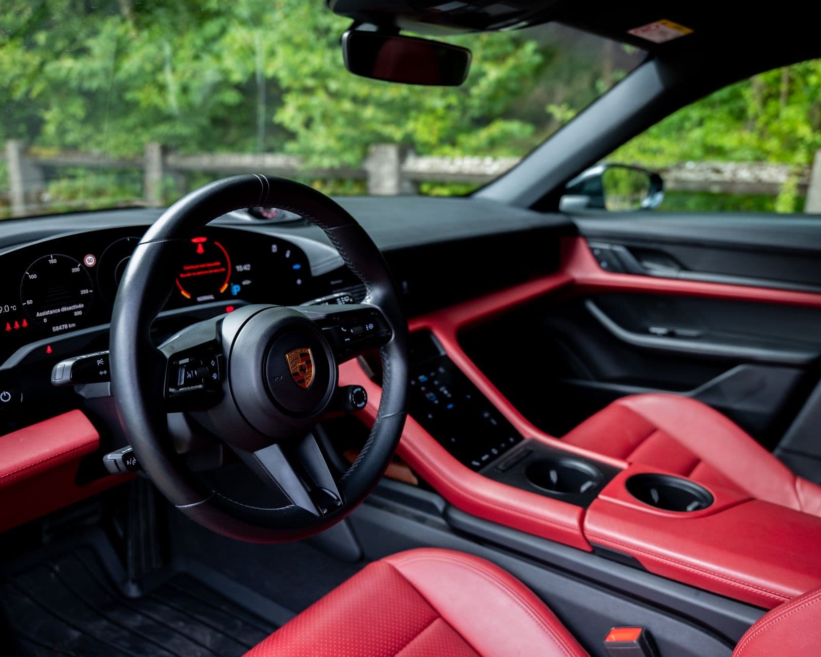Porsche Taycan 4