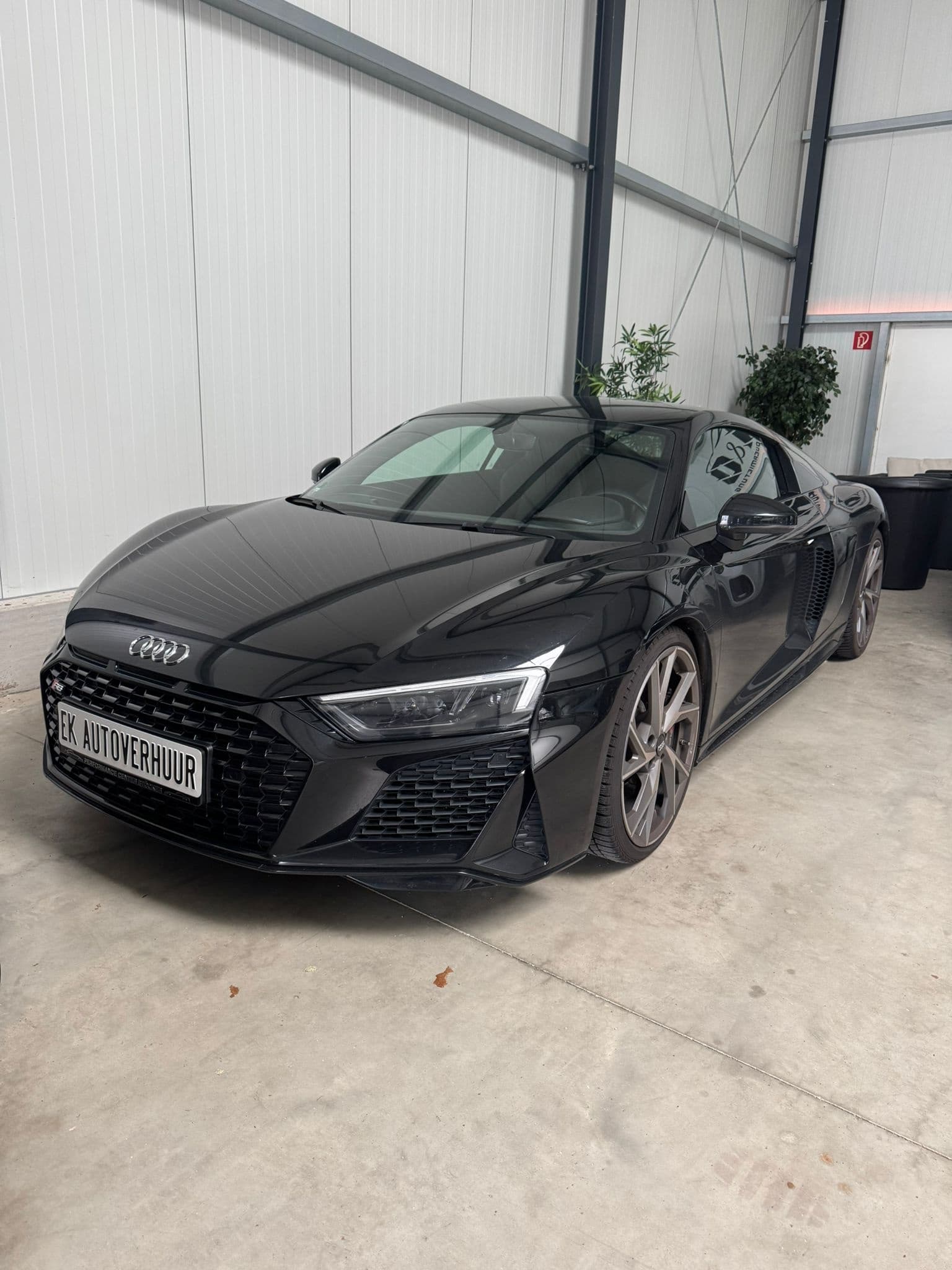 Audi R8 huren Eindhoven — EK Autoverhuur