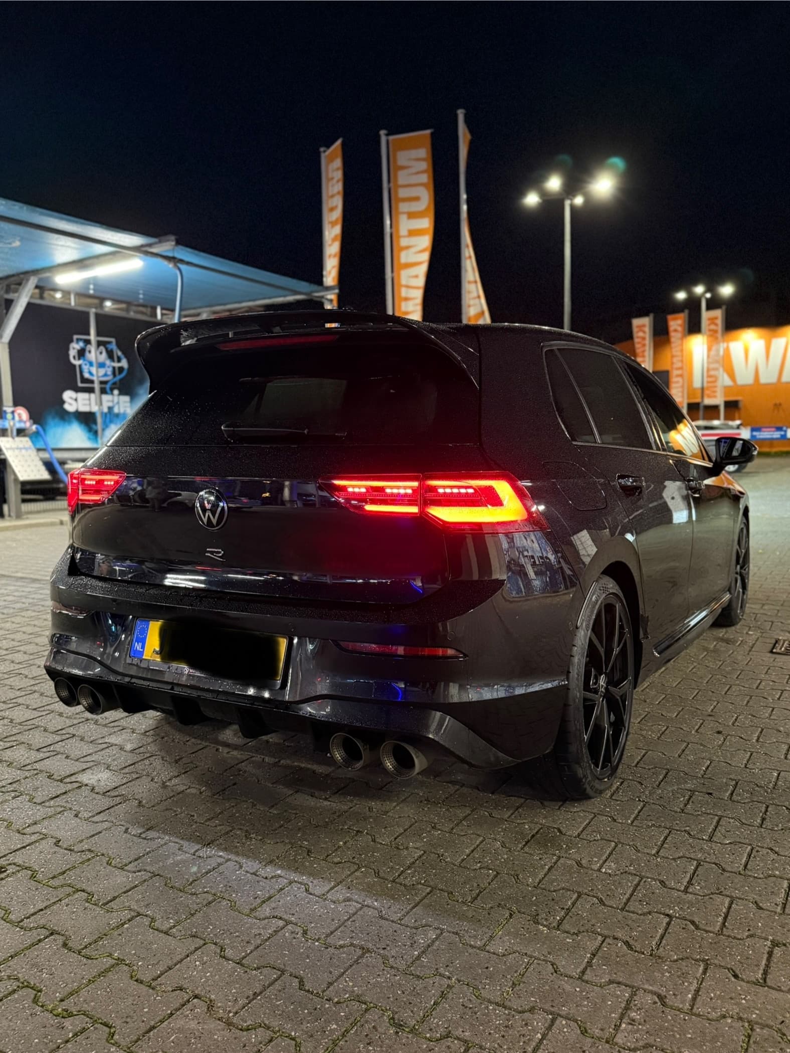 Volkswagen Golf 8R Performance huren Rotterdam — Tuned Autoverhuur