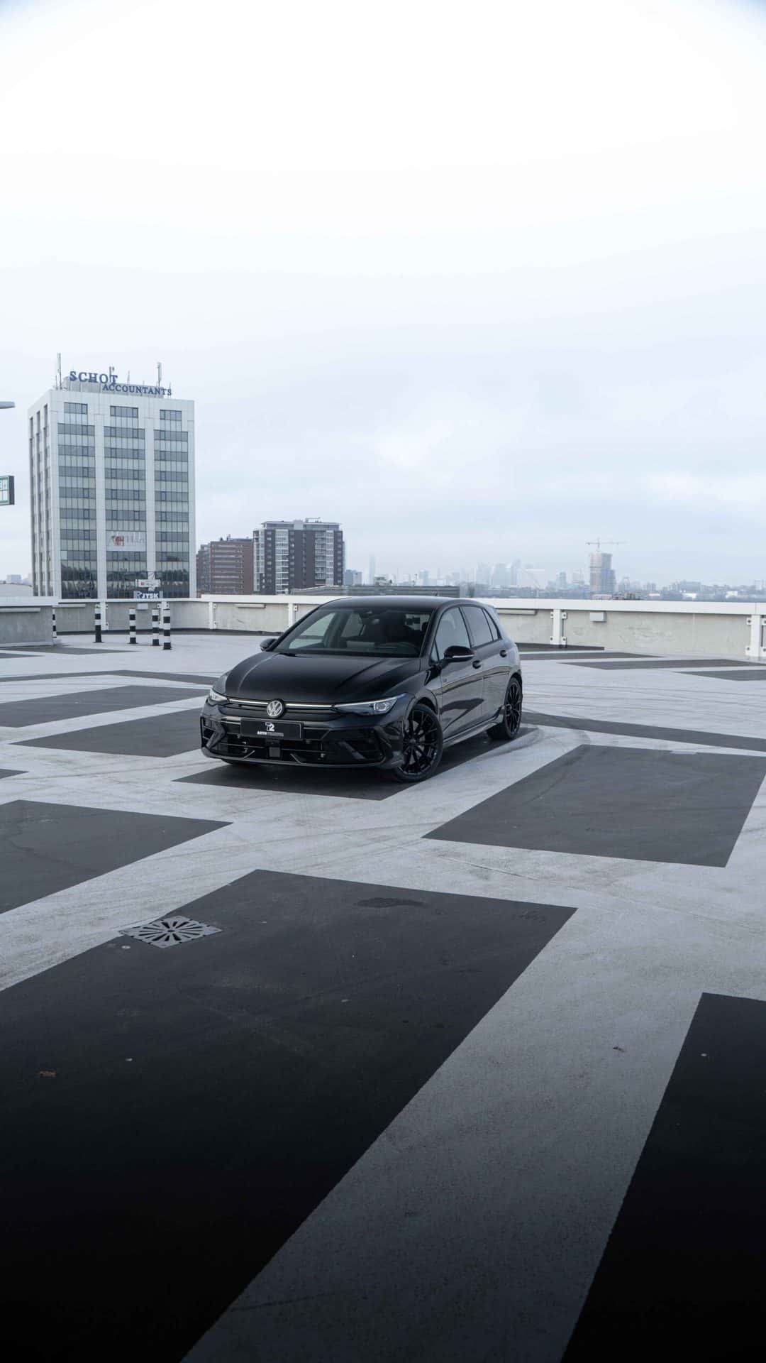 Volkswagen Golf 8.5R Black Edition huren Rotterdam — Autoverhuur 72