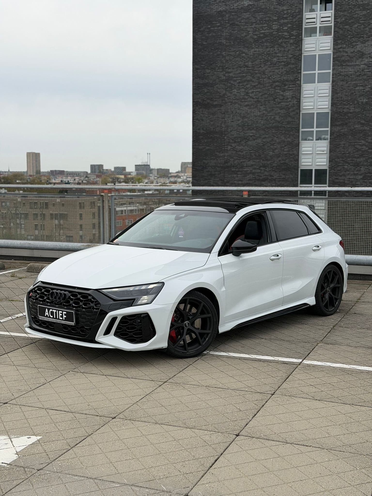 Audi RS3 Sportback huren Rotterdam — ACT!EF AUTOVERHUUR