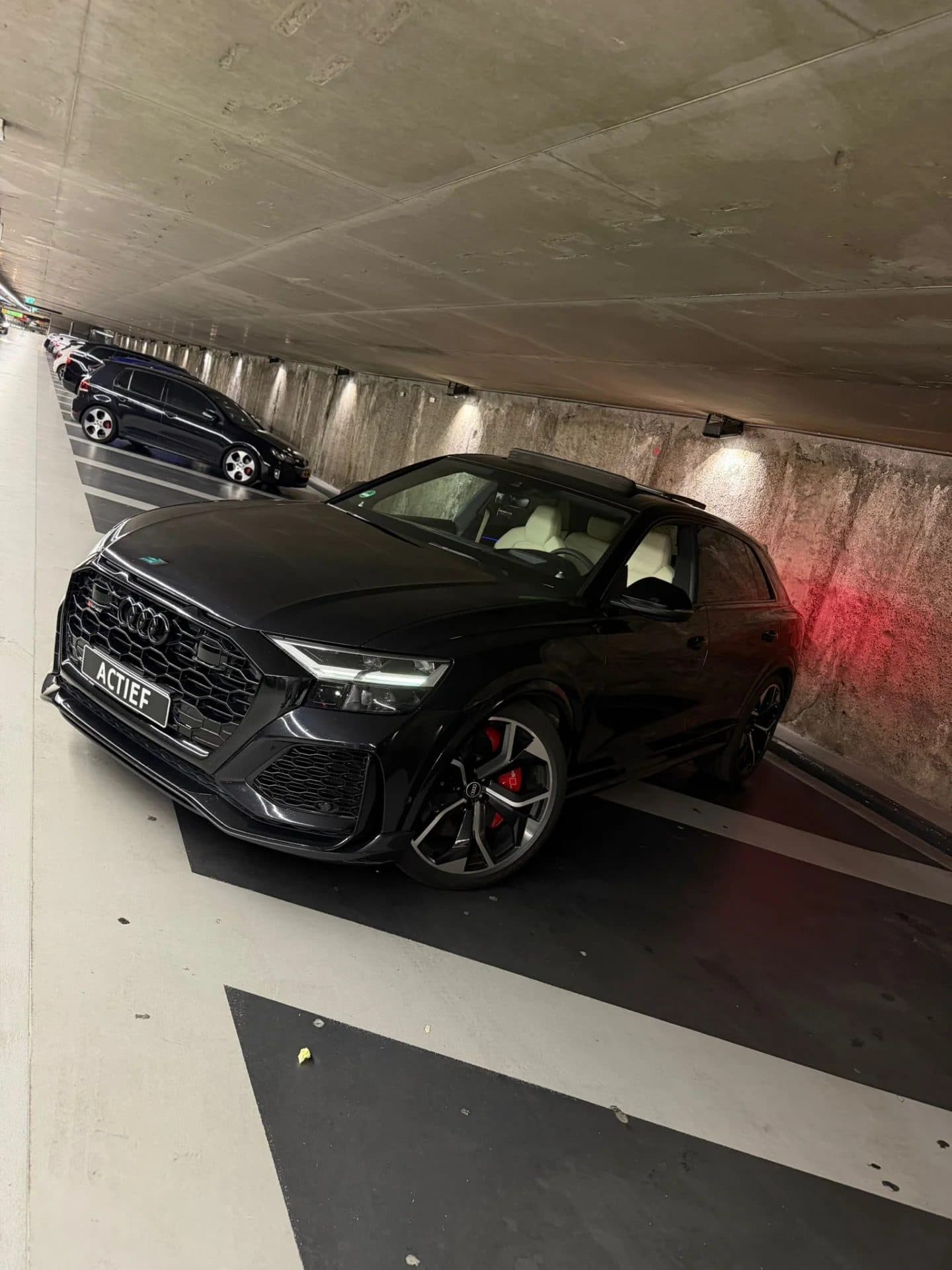 Audi RSQ8 Performance huren Rotterdam — ACT!EF AUTOVERHUUR