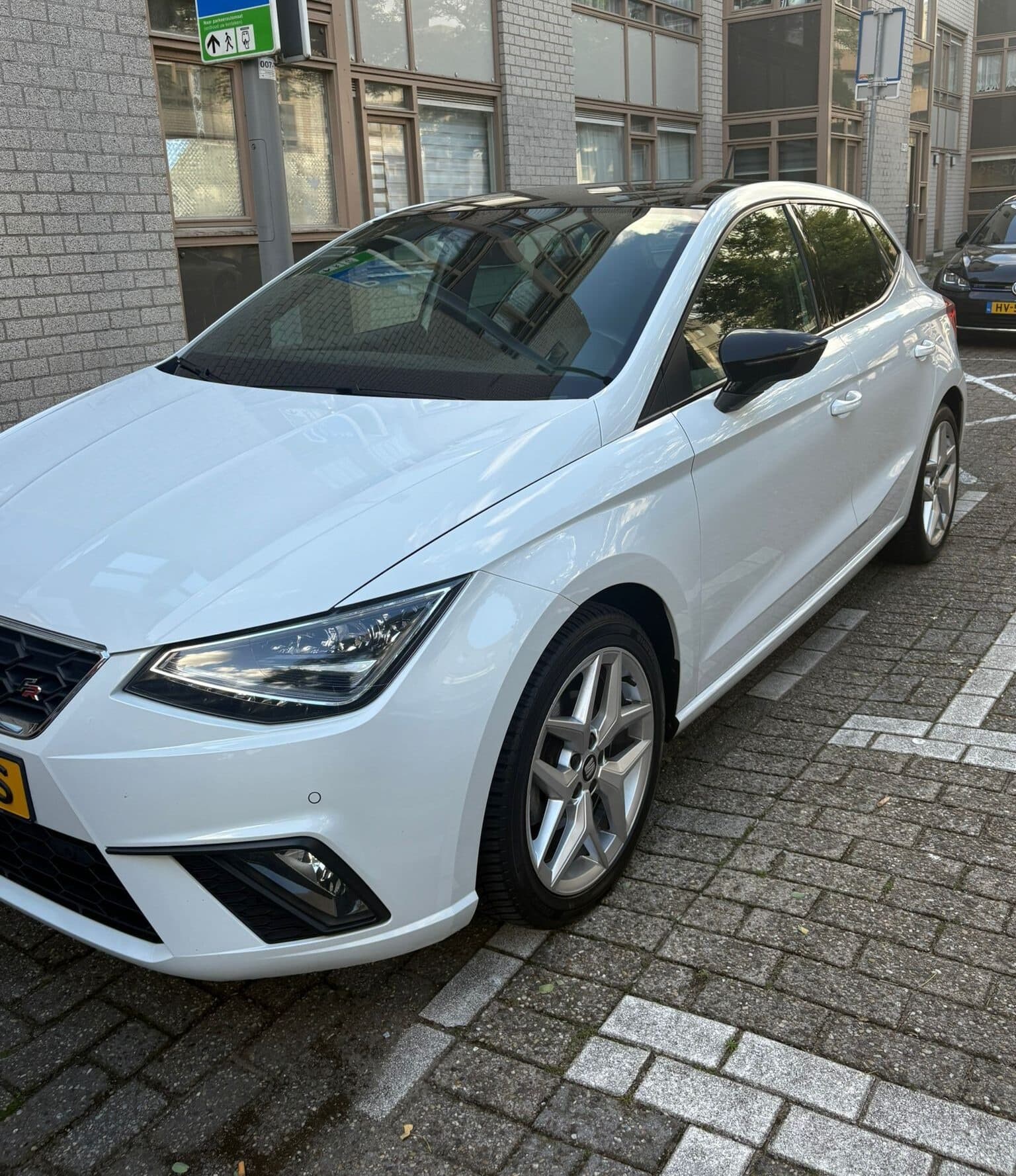 Seat Ibiza FR huren Rotterdam — AutoverhuurPB
