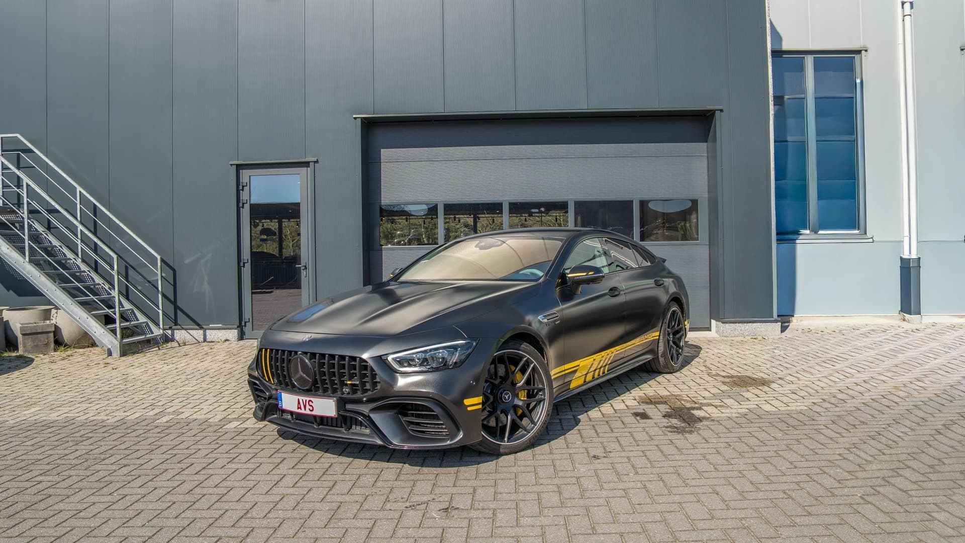 Mercedes-Benz GT63s AMG huren Lommel — AVS Autoverhuur