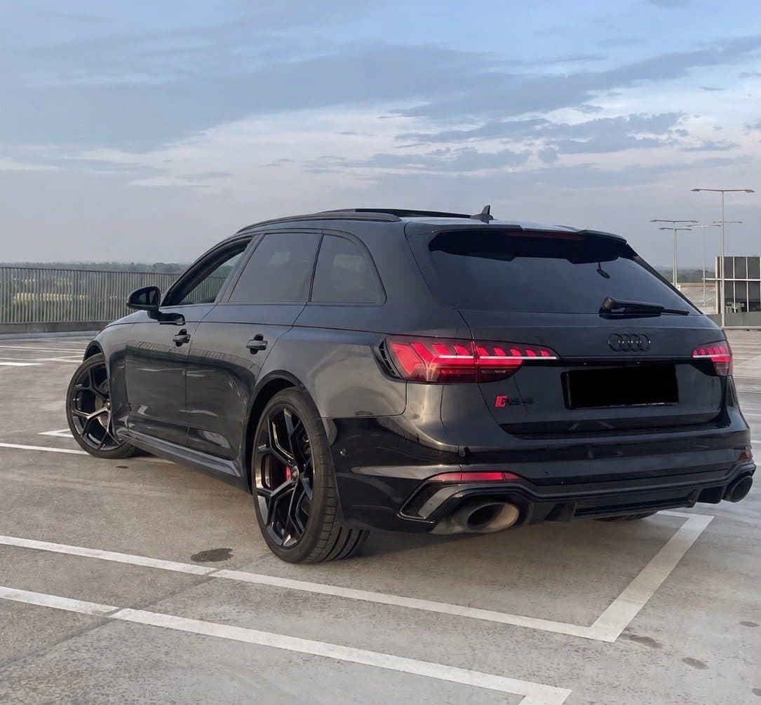 Audi RS4 Performance huren Utrecht — Bennie Cars