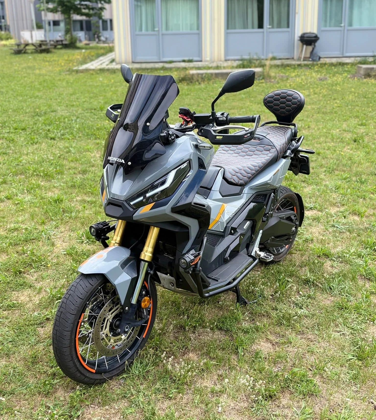 Honda X-ADV 750 huren Amsterdam — BF Rental Motion