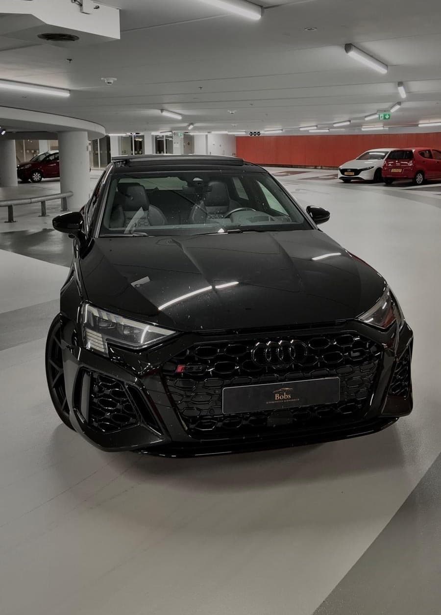 Audi RS3 Sportback huren Vlaardingen — Bobs auto motive
