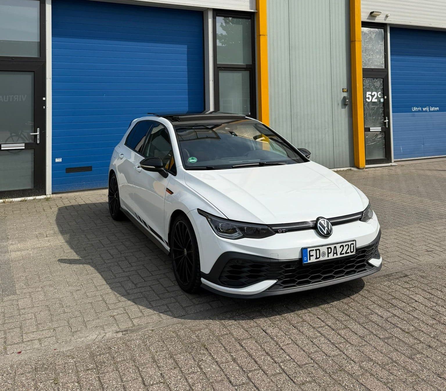 Volkswagen Golf 8 GTI Clubsport huren Hilversum — CarRentalElite