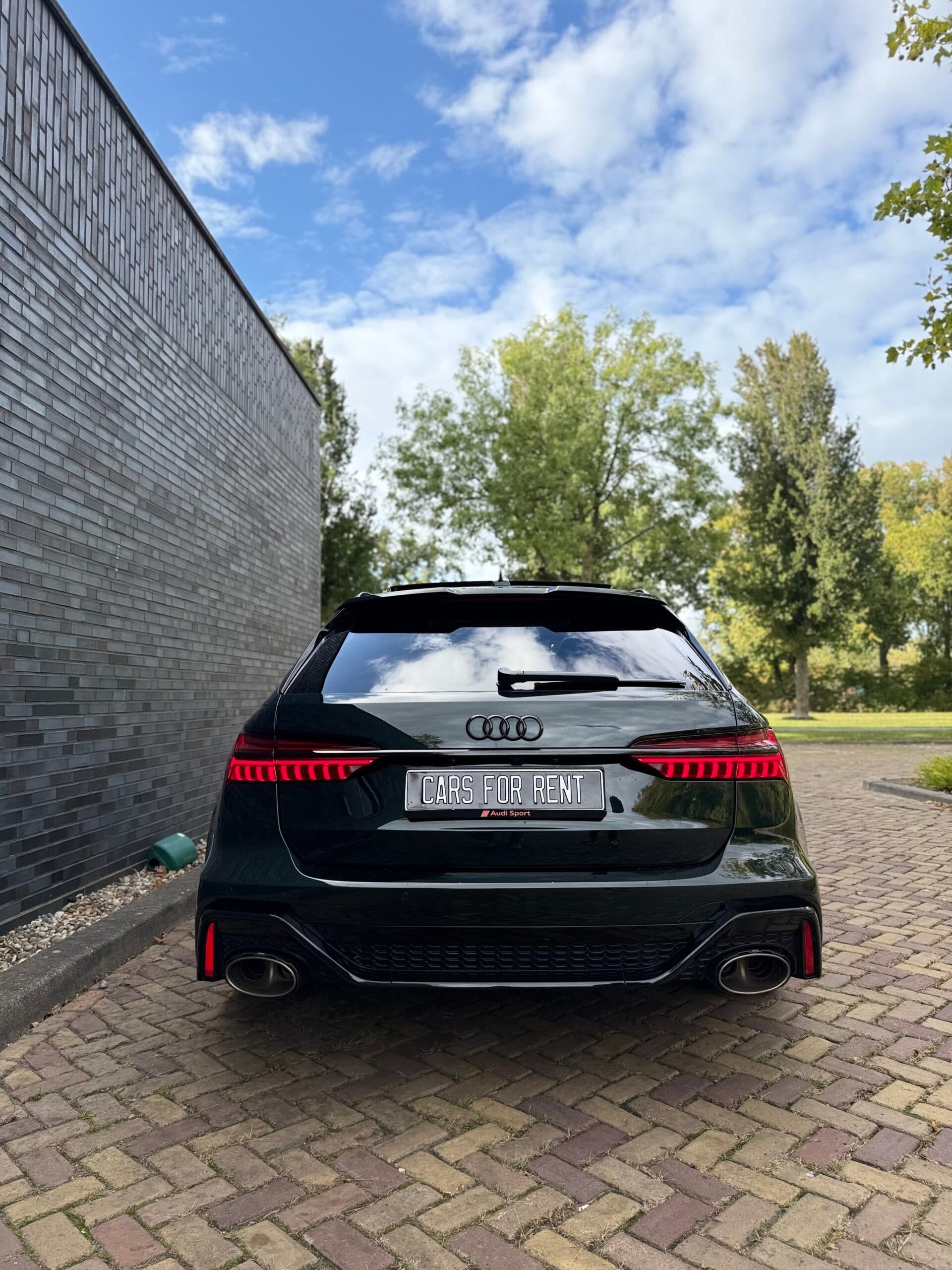 Audi RS6 C8 Avant Performance huren Rotterdam — CarsforRent.nl