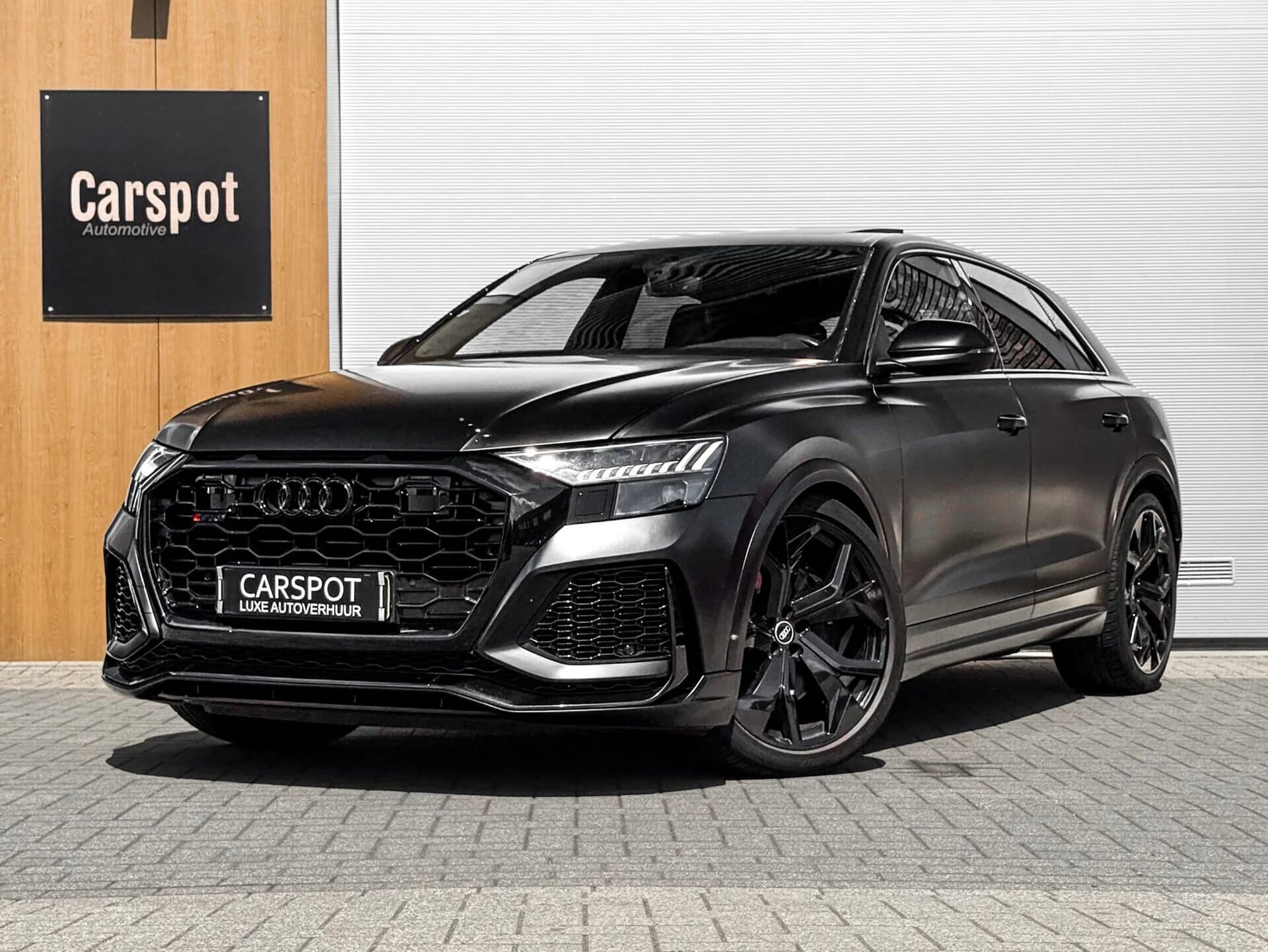 Audi RSQ8 huren Rotterdam — Carspot Autoverhuur