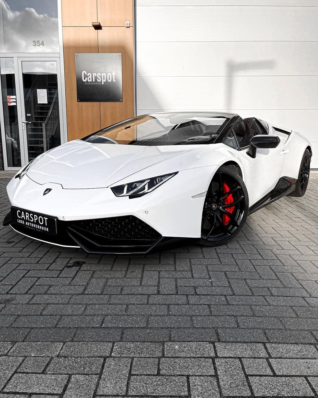 Lamborghini Huracán Spyder huren Breda — Carspot Autoverhuur