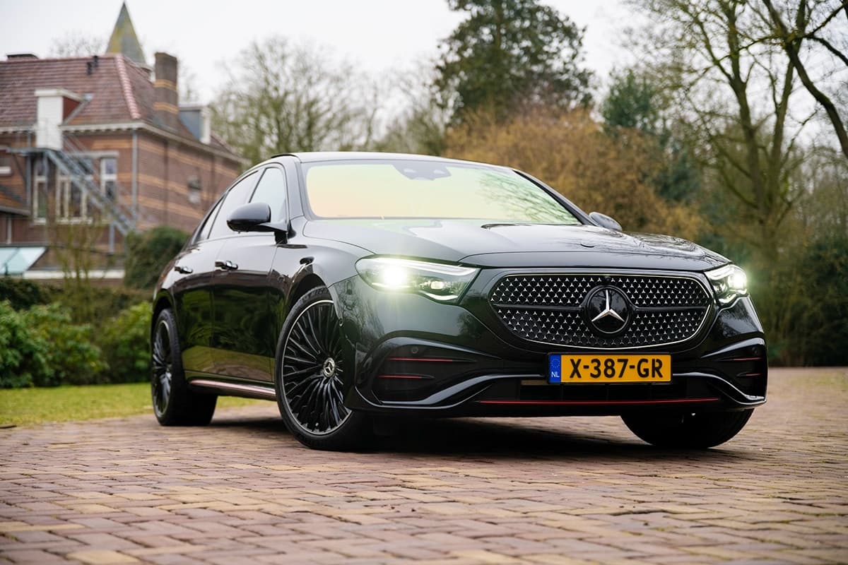 Mercedes-Benz E300e huren Venray — Clipers Verhuur