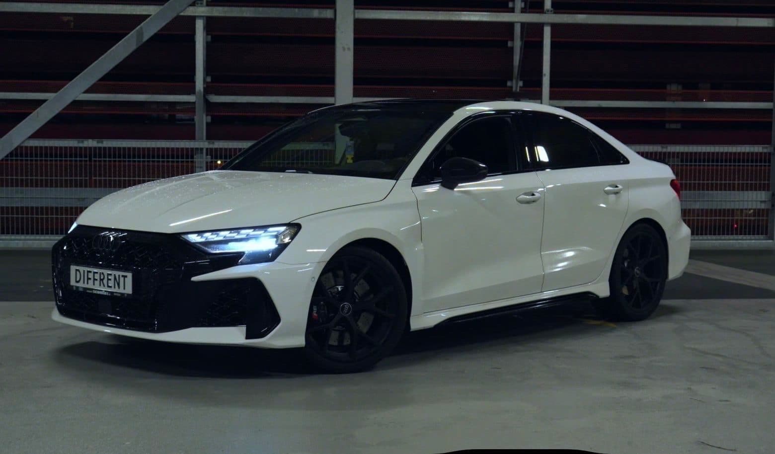 Audi RS3 Limousine (2026) huren Rotterdam — DiffRent Cars