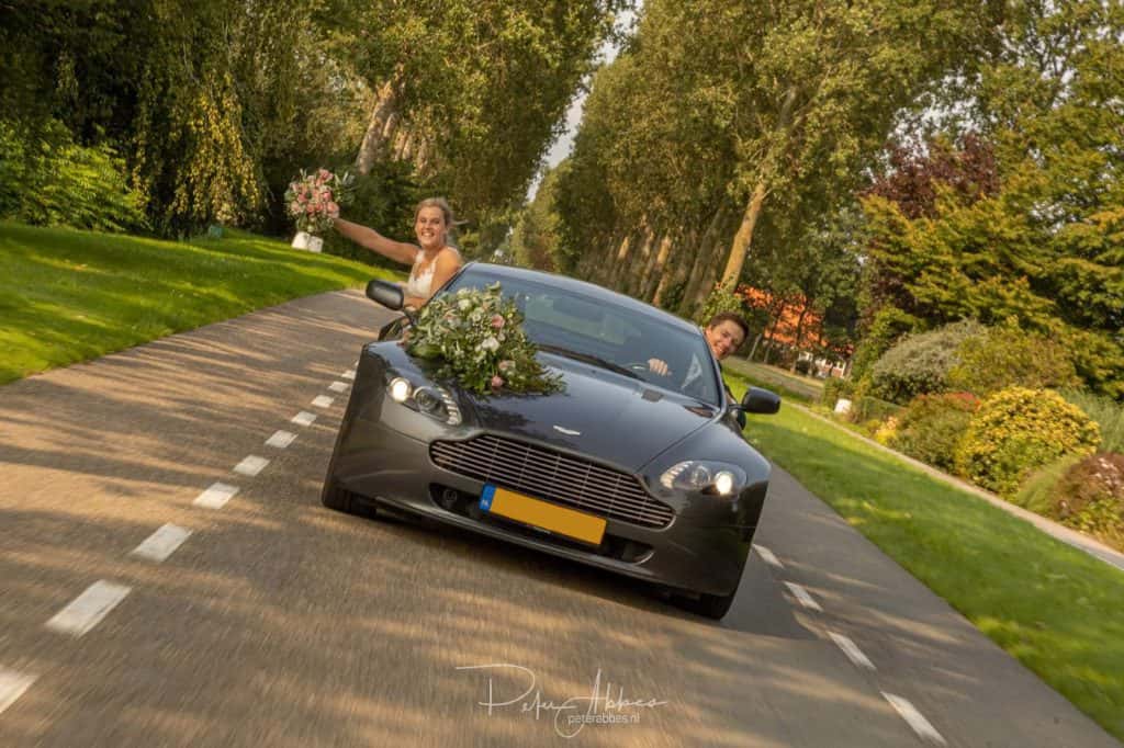 Aston Martin V8 Vantage huren Hilversum — Drive the Passion