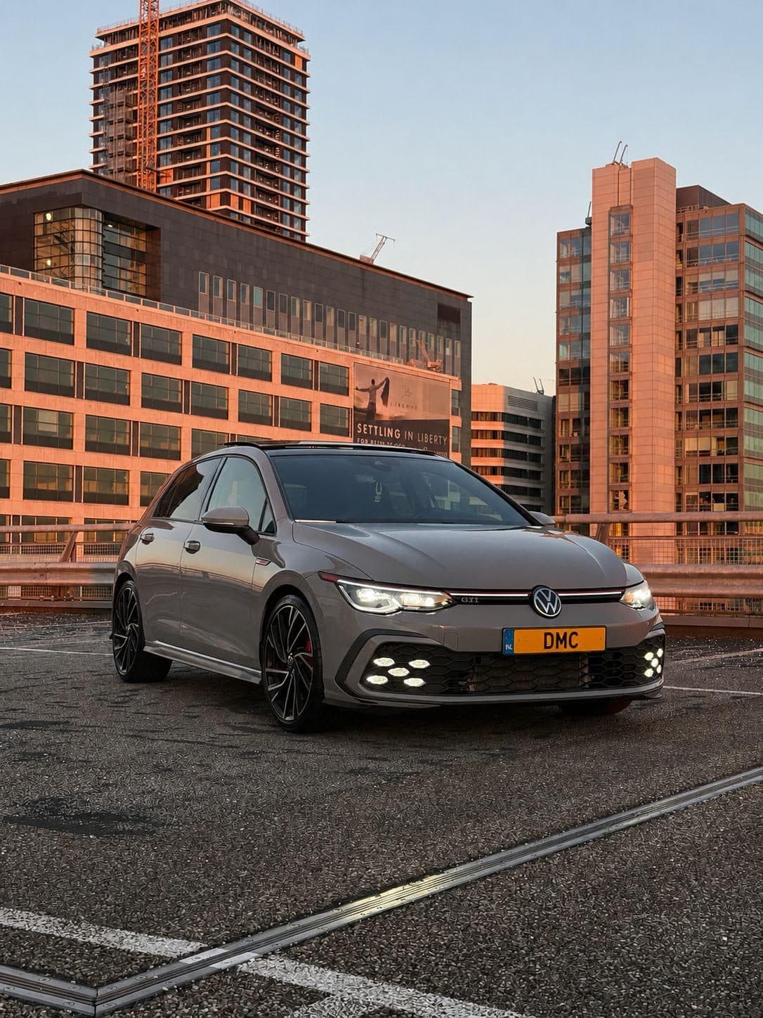Volkswagen Golf 8 GTI huren Almere — Dynamic Motion Cars