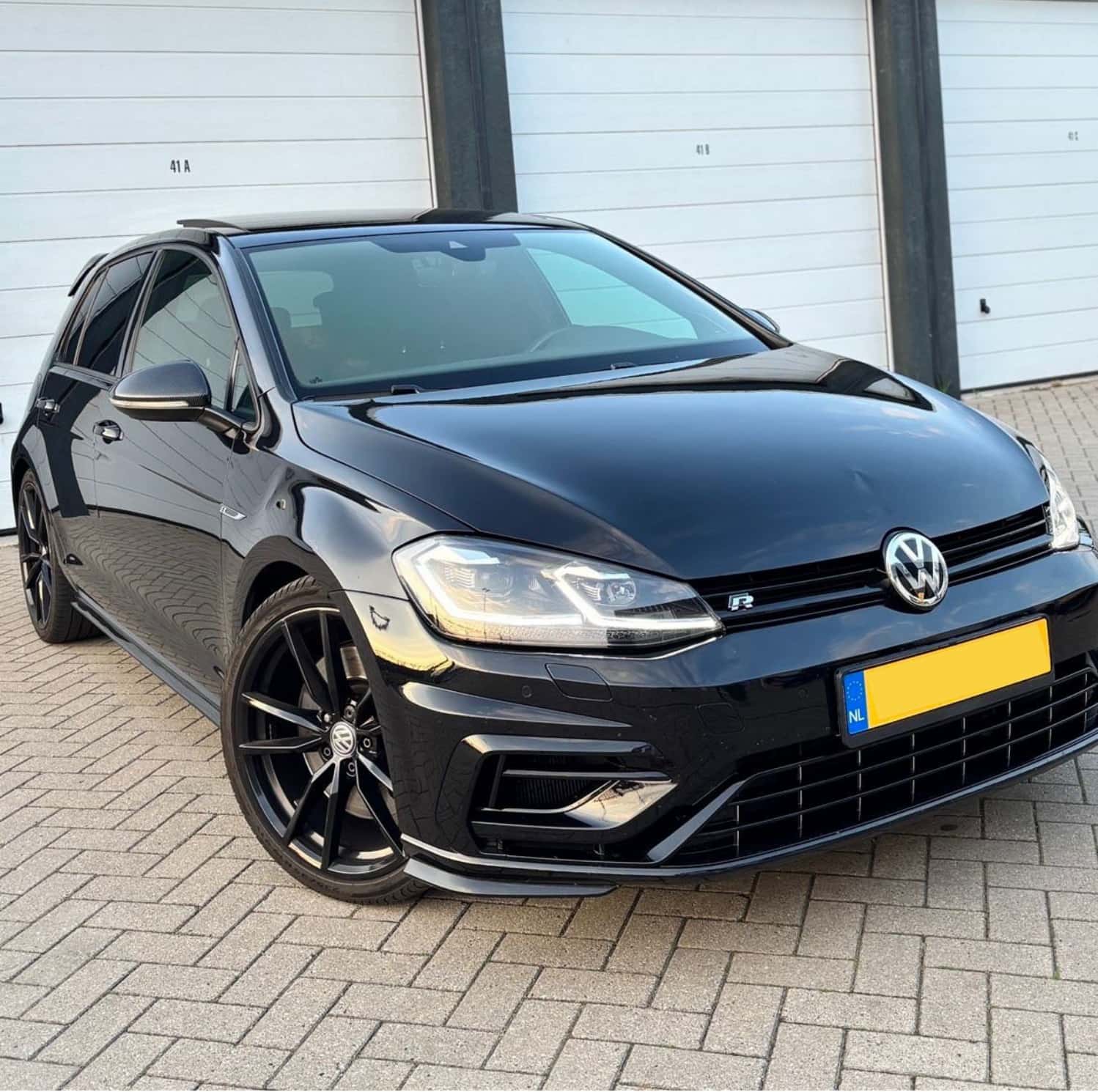 Volkswagen Golf 7.5R Performance huren Oosterhout — EB Autoverhuur