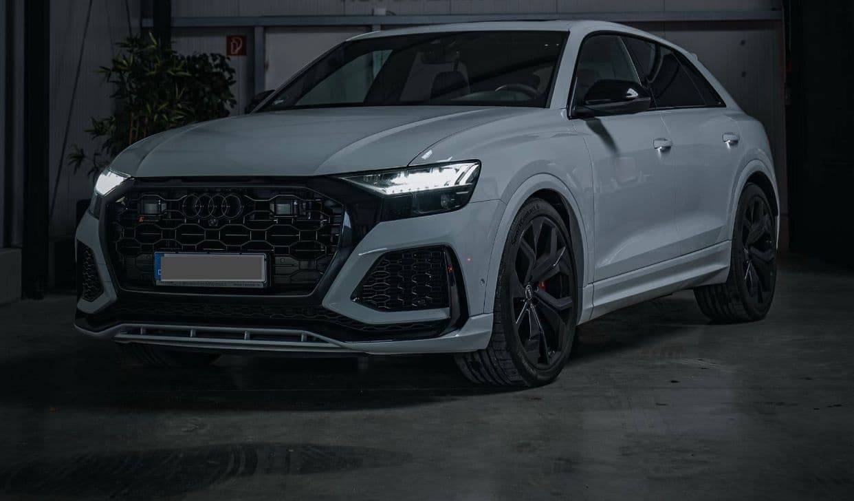 Audi RSQ8 Performance huren Eindhoven — EK Autoverhuur