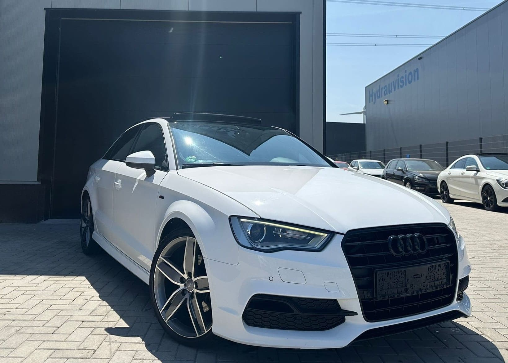 Audi A3 Sedan huren Amsterdam — Exclusieve Autoverhuur Schiedam