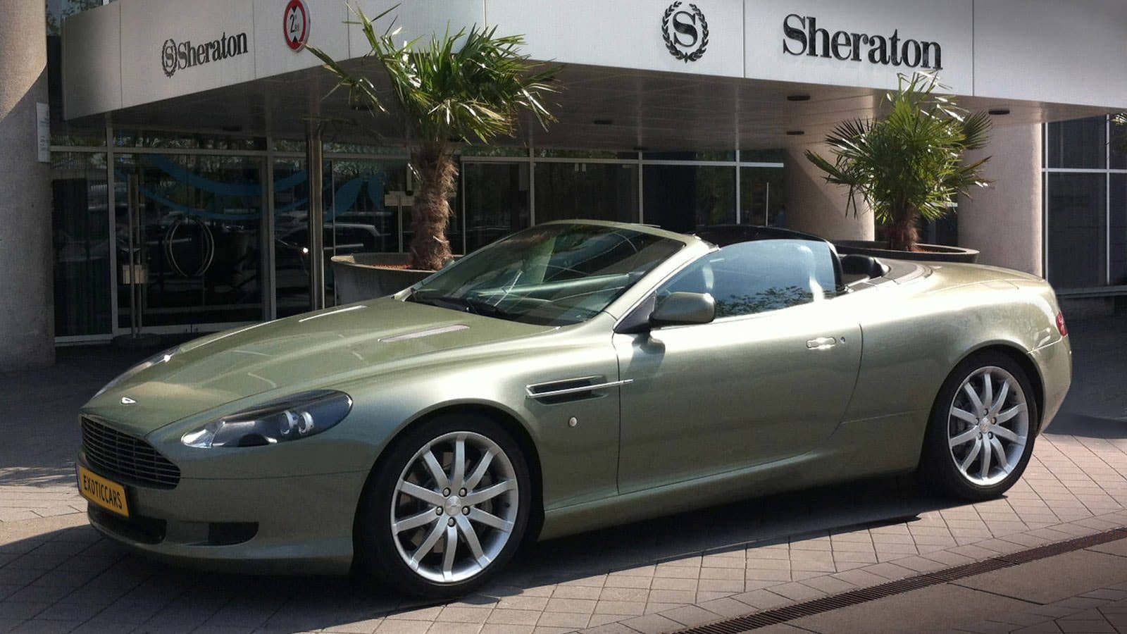 Aston Martin DB9 Volante