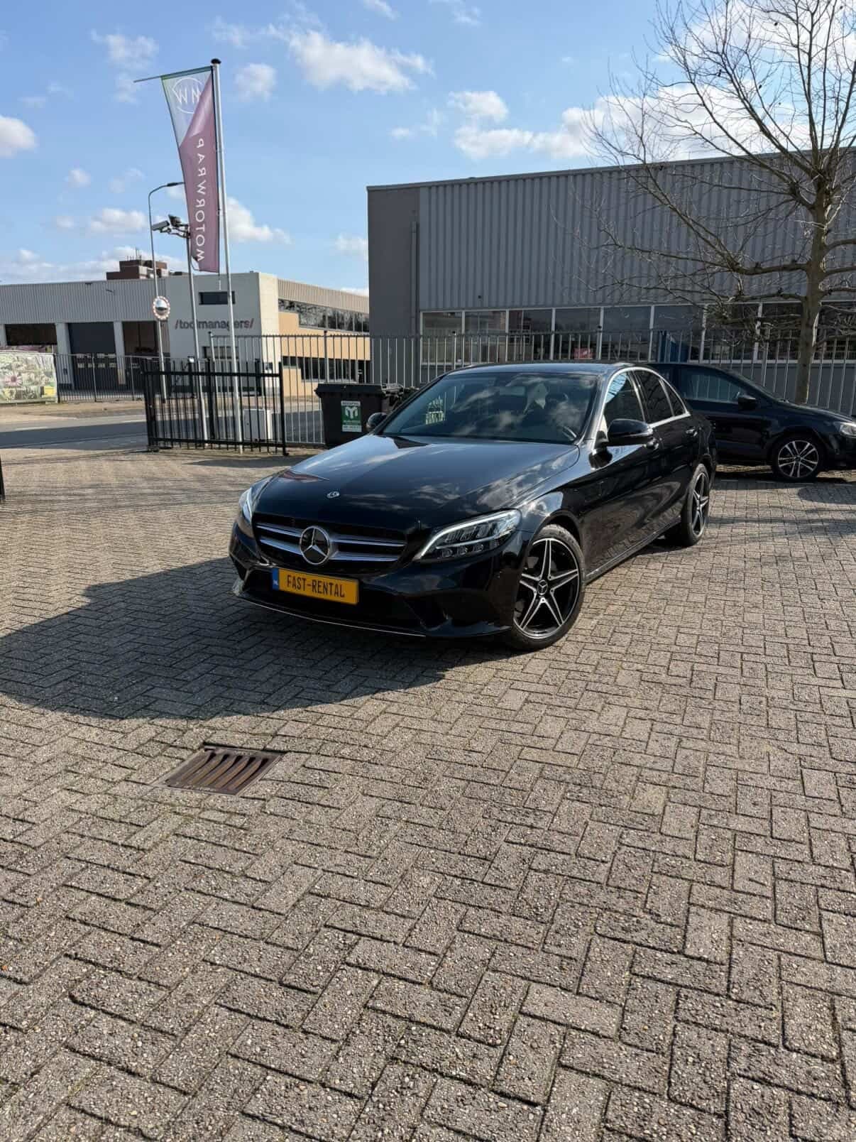 Mercedes-Benz C180 huren Eindhoven — Fast Rental