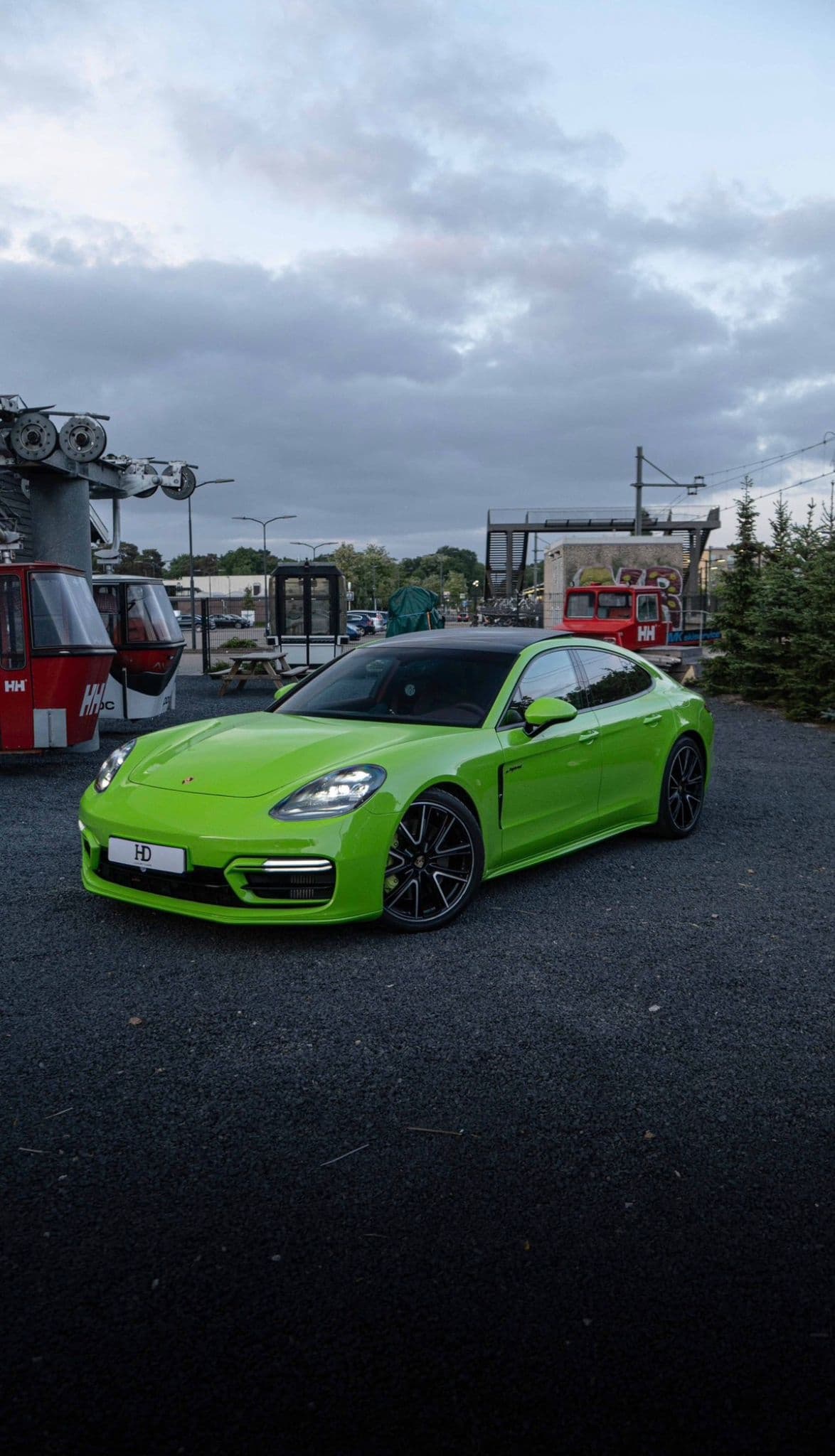 Porsche Panamera 4S huren Utrecht — HD Luxury Cars